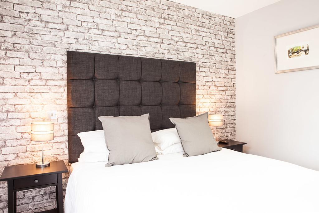 White Hart Hotel ストウ・オン・ザ・ウォルド エクステリア 写真