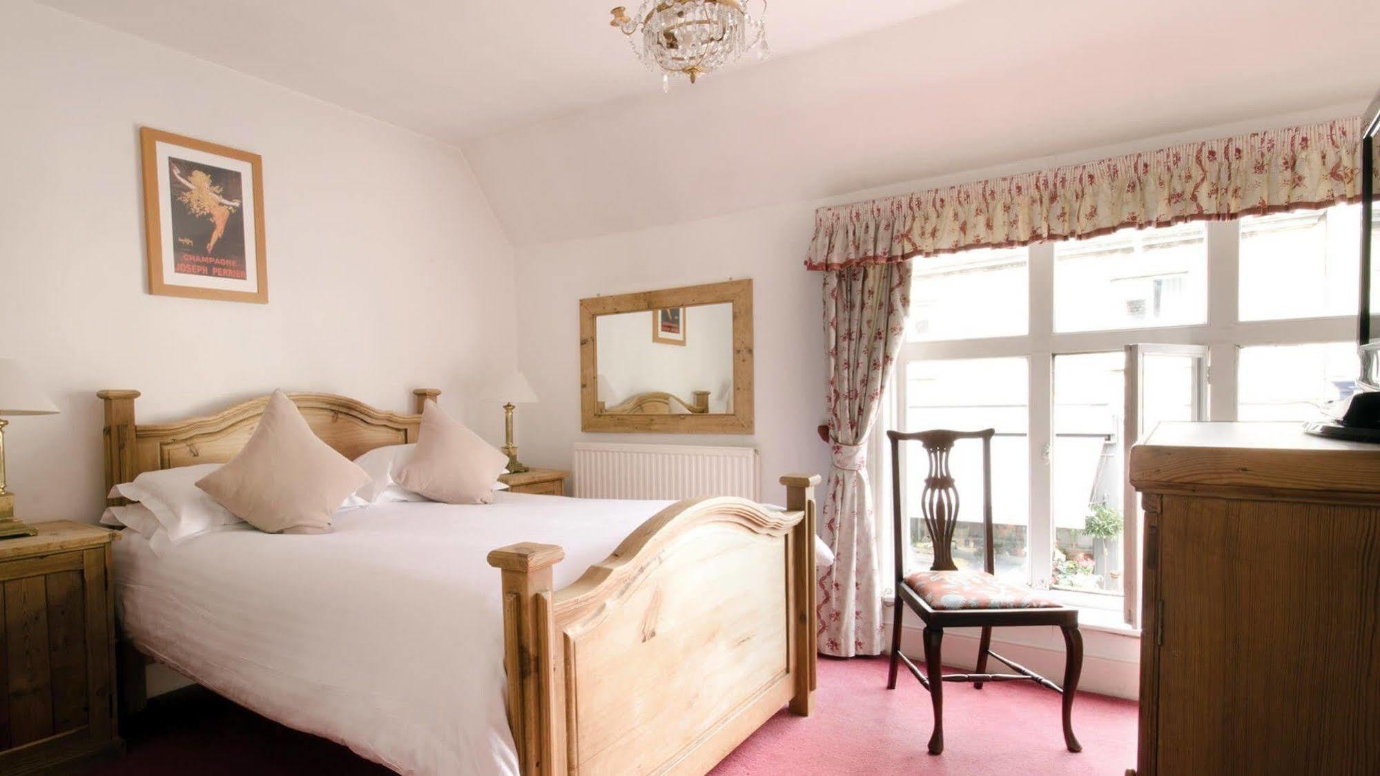 White Hart Hotel ストウ・オン・ザ・ウォルド エクステリア 写真